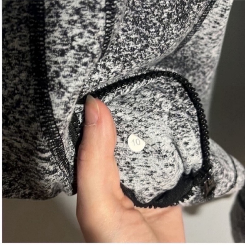 Lululemon Define Jacket - Picture 4 of 5